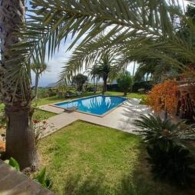 Villa con Piscina (2)